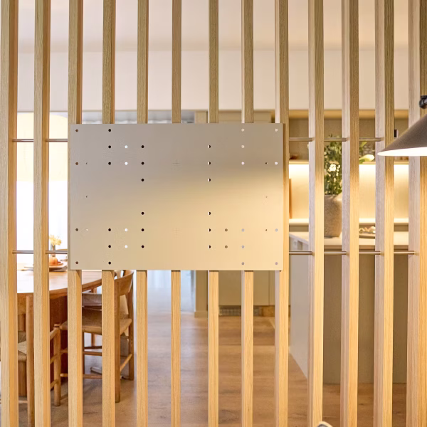 EMBRACE | Nell TV Mount