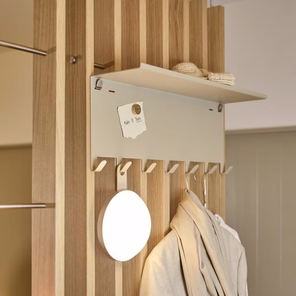 Obraz 1 z 8 w galerii EMBRACE | Nell Coat Rack